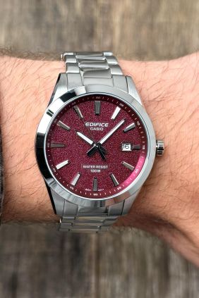 Casio Edifice Analógico de 3 manecillas cristal zafiro