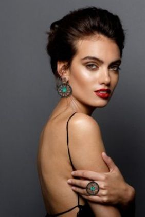 Bohemme Pendientes Plata y oro laminado de 18k, Dobletes Cuarzo Esmeralda, espinelas negras y circonitas champán.