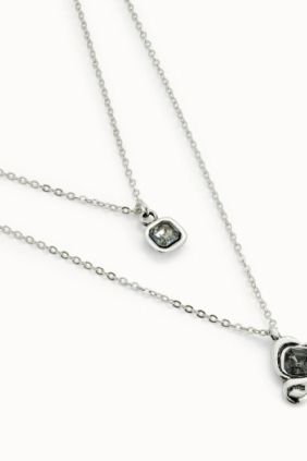 Colgante bañado en plata de ley con doble cadena y corazones con cristal negro Unode50