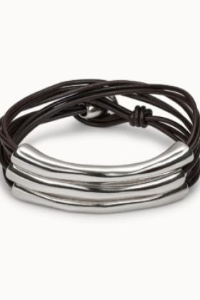Pulsera de tres vueltas de cuero marrón y detalles bañados en plata de ley