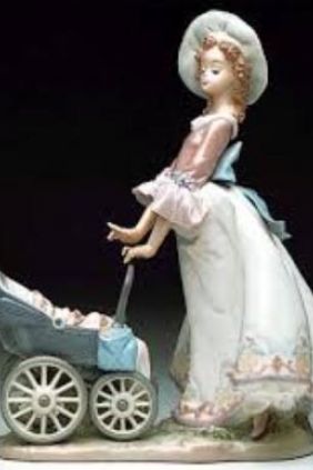 Comprar Figura mujer carrito niño de Lladró 5878 online