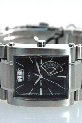 Reloj Seiko caballero rectangular esfera negra SPQ007 tumbado